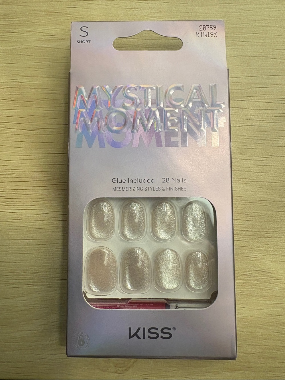 KISS PRESS ON NAILS - SHORT